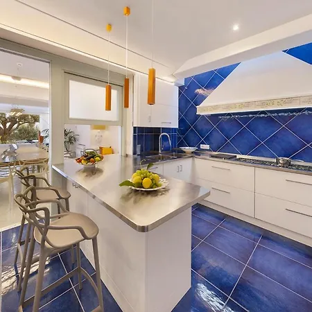 Sleeps 14 With Pool *
