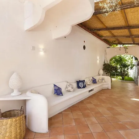 Villa Sleeps 14 With Pool *