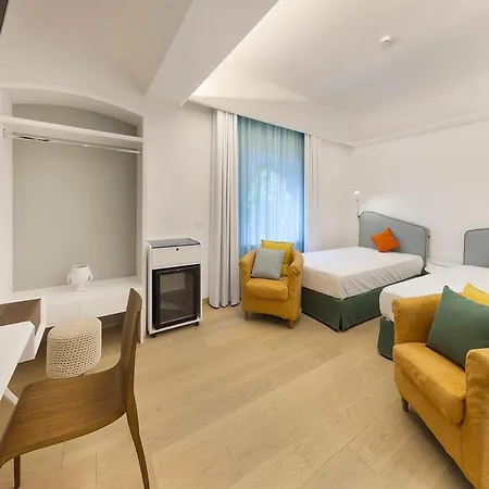 Sleeps 14 With Pool Villa Nerano