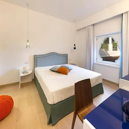 Sleeps 14 With Pool Villa