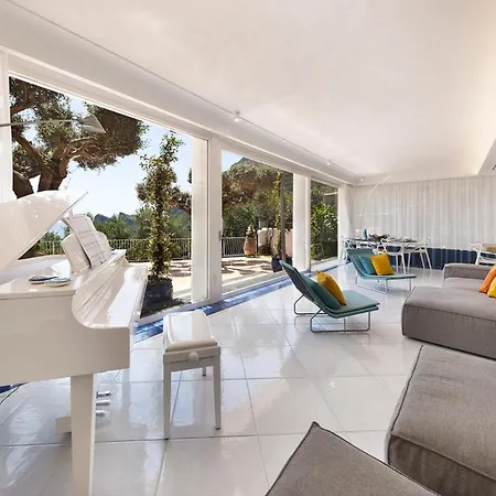 Villa Sleeps 14 With Pool Nerano