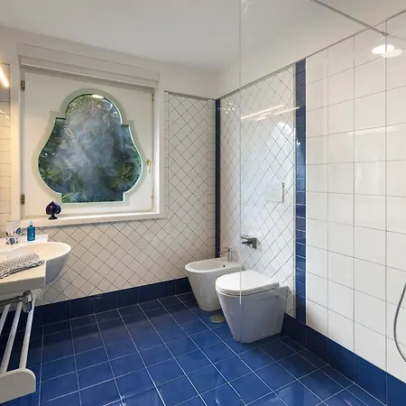 Villa Sleeps 14 With Pool Nerano
