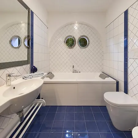 Villa Sleeps 14 With Pool Nerano