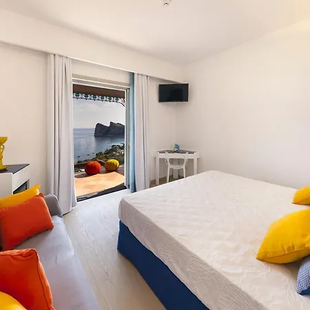 Villa Sleeps 14 With Pool *