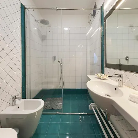 Villa Sleeps 14 With Pool *