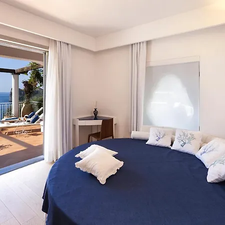 Sleeps 14 With Pool